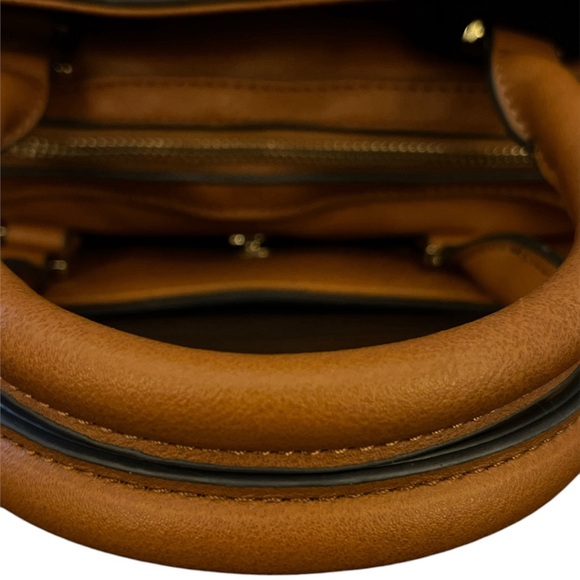 Steve Madden bag. Handbag. Purse. Pocketbook. - Picture 6 of 13